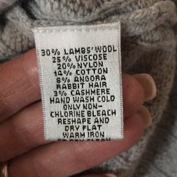 Talbots cable knit V-Neck Sweater - Picture 3 of 3